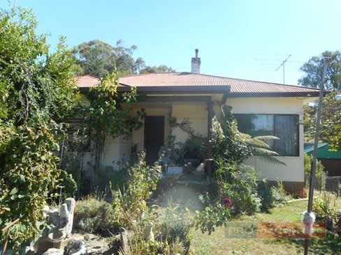 8 Batlow Avenue, BATLOW NSW 2730
