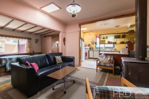 8 Batlow Avenue, BATLOW NSW 2730