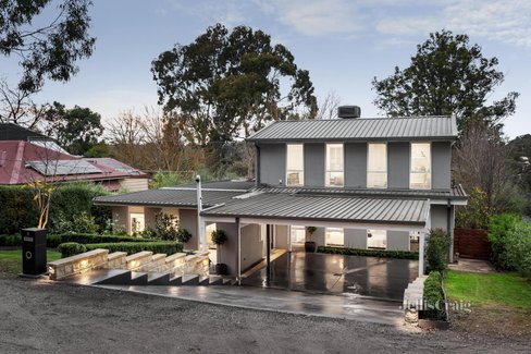 8 Baxter Street Eltham 3095