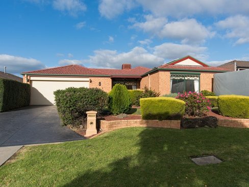 8 Baystone Place Lilydale 3140