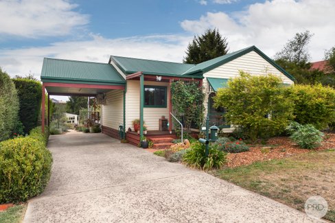 8 Bell Street, CRESWICK VIC 3363