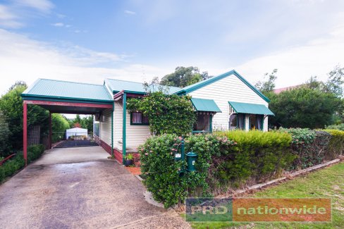 8 Bell Street, CRESWICK VIC 3363