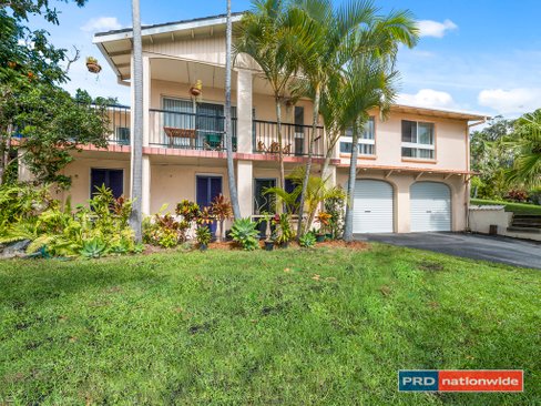 8 Bellevue Drive, KORORA NSW 2450