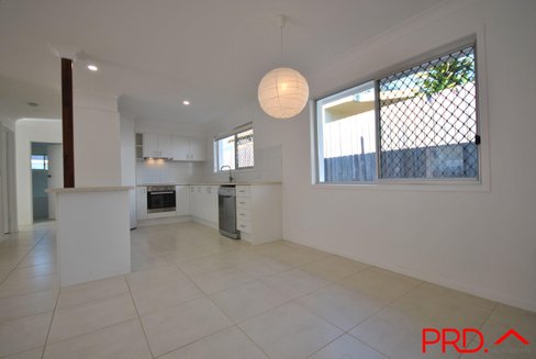 8 Berrigan Street, SOUTHPORT QLD 4215