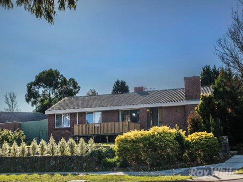 8 Bridgewater Way Rowville 3178