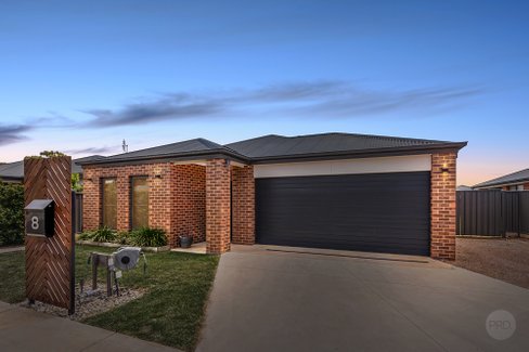 8 Buxton Street, JACKASS FLAT VIC 3556