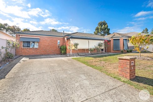 8 Canadian Springs Drive, CANADIAN VIC 3350