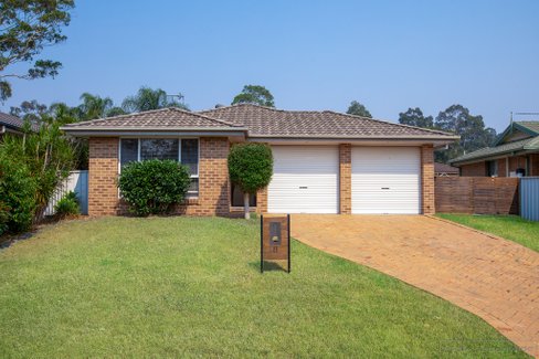 8 Casuarina Crescent, METFORD NSW 2323