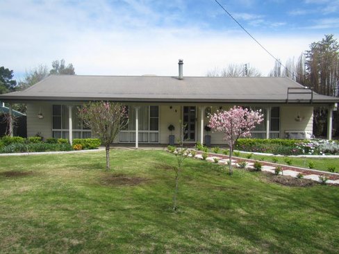 8 Charles Street, TAMWORTH NSW 2340