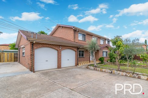 8 Chrysanthemum Avenue, LURNEA NSW 2170