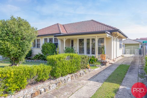 8 Compton Street, RUTHERFORD NSW 2320