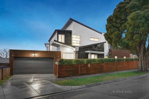 8 Coolarn Street Mount Waverley 3149