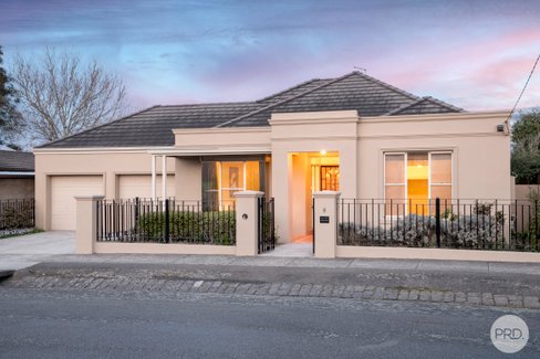 8 Cowan Street, LAKE WENDOUREE VIC 3350