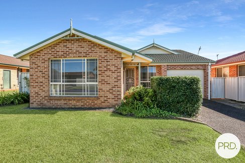 8 Dabpeto Road, HORSLEY NSW 2530