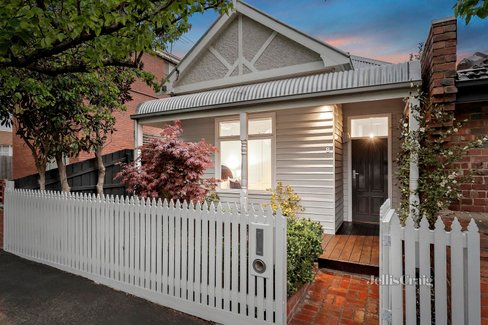 8 Eltham Street Flemington 3031