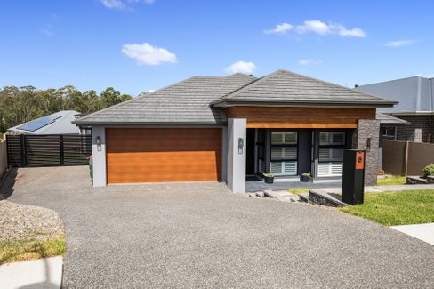 8 Emerton Road, NORTH ROTHBURY NSW 2335