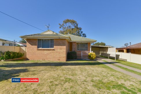 8 Fisher Road, TAMWORTH NSW 2340
