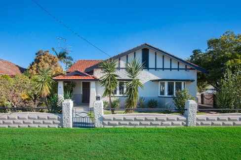 8 George Street, TELARAH NSW 2320