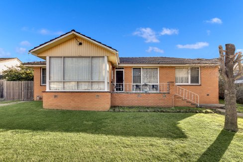8 Gibbs Street Newcomb 3219