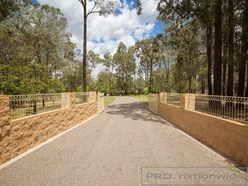 8 Giles Road, SEAHAM NSW 2324