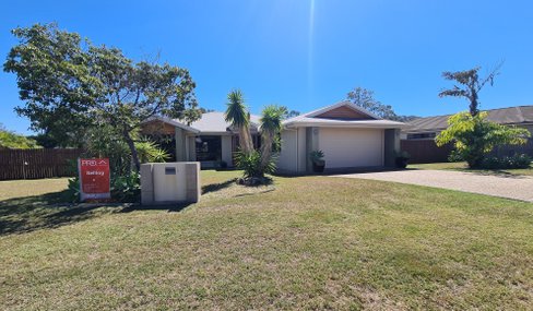 8 Golf View Drive, BOYNE ISLAND QLD 4680