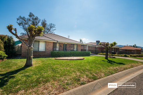 8 Gosse Court, TAMWORTH NSW 2340