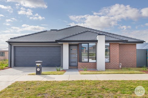 8 Gull Street, WINTER VALLEY