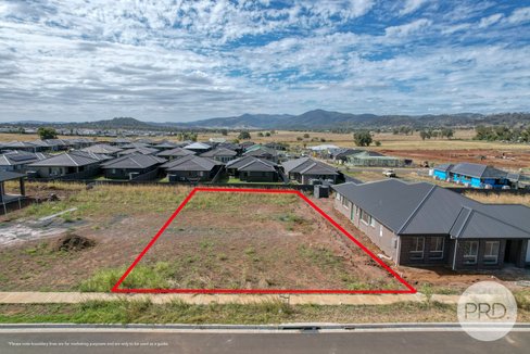 8 Hanbury Place, TAMWORTH NSW 2340