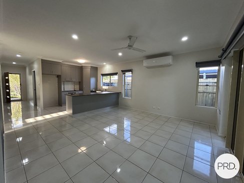 8 Helmsman Drive, BUCASIA QLD 4750