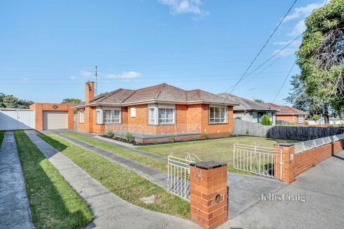 8 Henderson Street Reservoir 3073