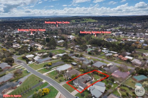8 Herriott Street, BUNINYONG VIC 3357