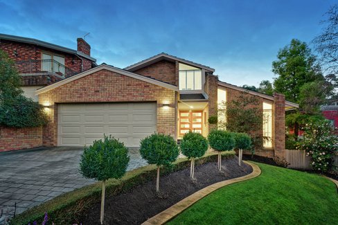 8 Hillcrest Court Donvale 3111