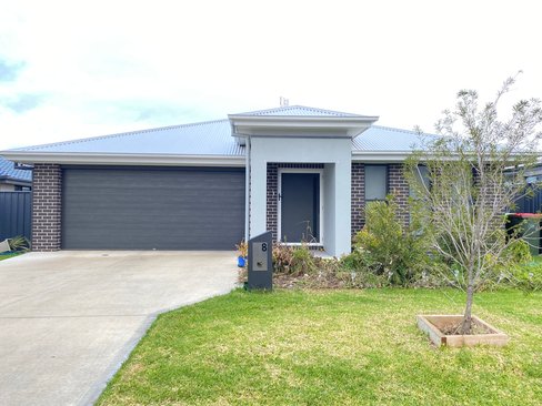 8 Homestead Circuit, NORTH TAMWORTH NSW 2340
