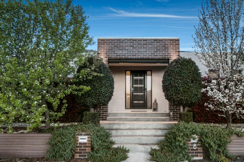 8 Isabella Grove, STRATHDALE VIC 3550