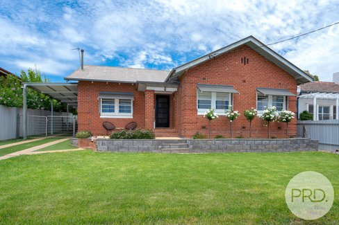 8 Jarick Street, TURVEY PARK NSW 2650