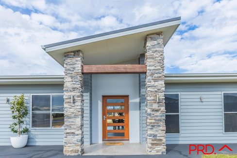 8 Jubata Drive, TAMWORTH NSW 2340