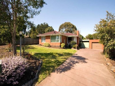 8 Kathleen Close Bayswater North 3153