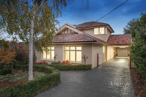 8 Kevin Avenue Blackburn 3130
