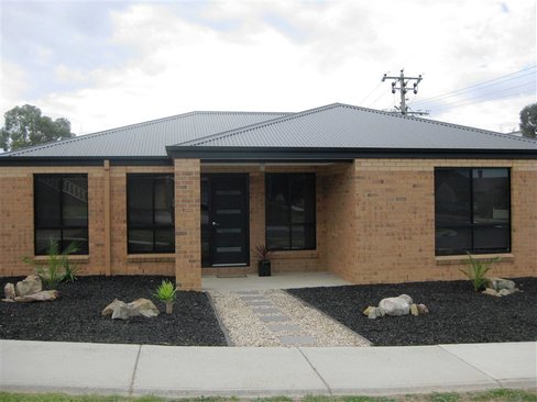 8 Kirby Street, GOLDEN SQUARE VIC 3555