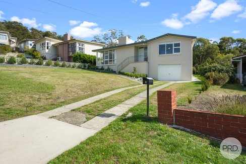 8 Kogarah Avenue, BERRIEDALE TAS 7011