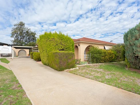 8 Lonergan Place, WAGGA WAGGA NSW 2650