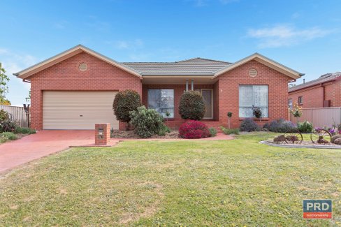 8 Majors Road, EAGLEHAWK VIC 3556