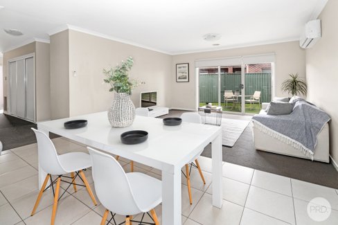 8 Malcolm Court, BROWN HILL VIC 3350