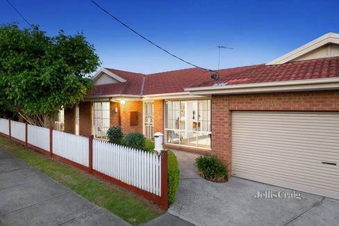 8 McDowell Street Greensborough 3088