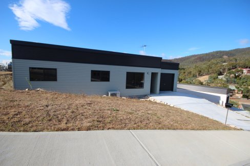 8 McGill Rise, CLAREMONT TAS 7011