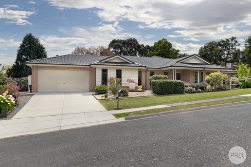 8 McManus Drive, MOUNT PLEASANT