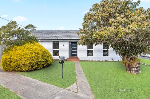 8 Melinga Crescent Mornington 3931