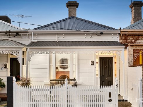 8 Merton Place Albert Park 3206