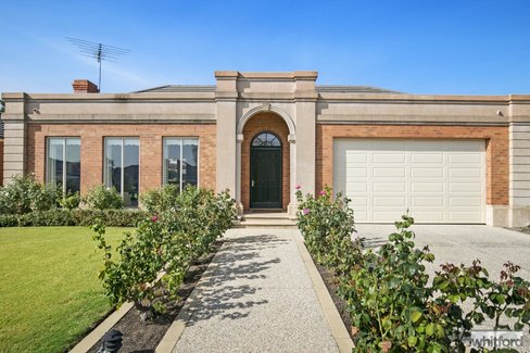 8 Mulquiney  Crescent, Highton