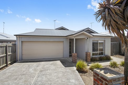 8 Mumm Street Waurn Ponds 3216